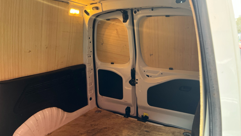 Citroen Berlingo Xl Diesel 1.5 BlueHDi 950Kg Enterprise Ed 100ps 6 Speed S/S